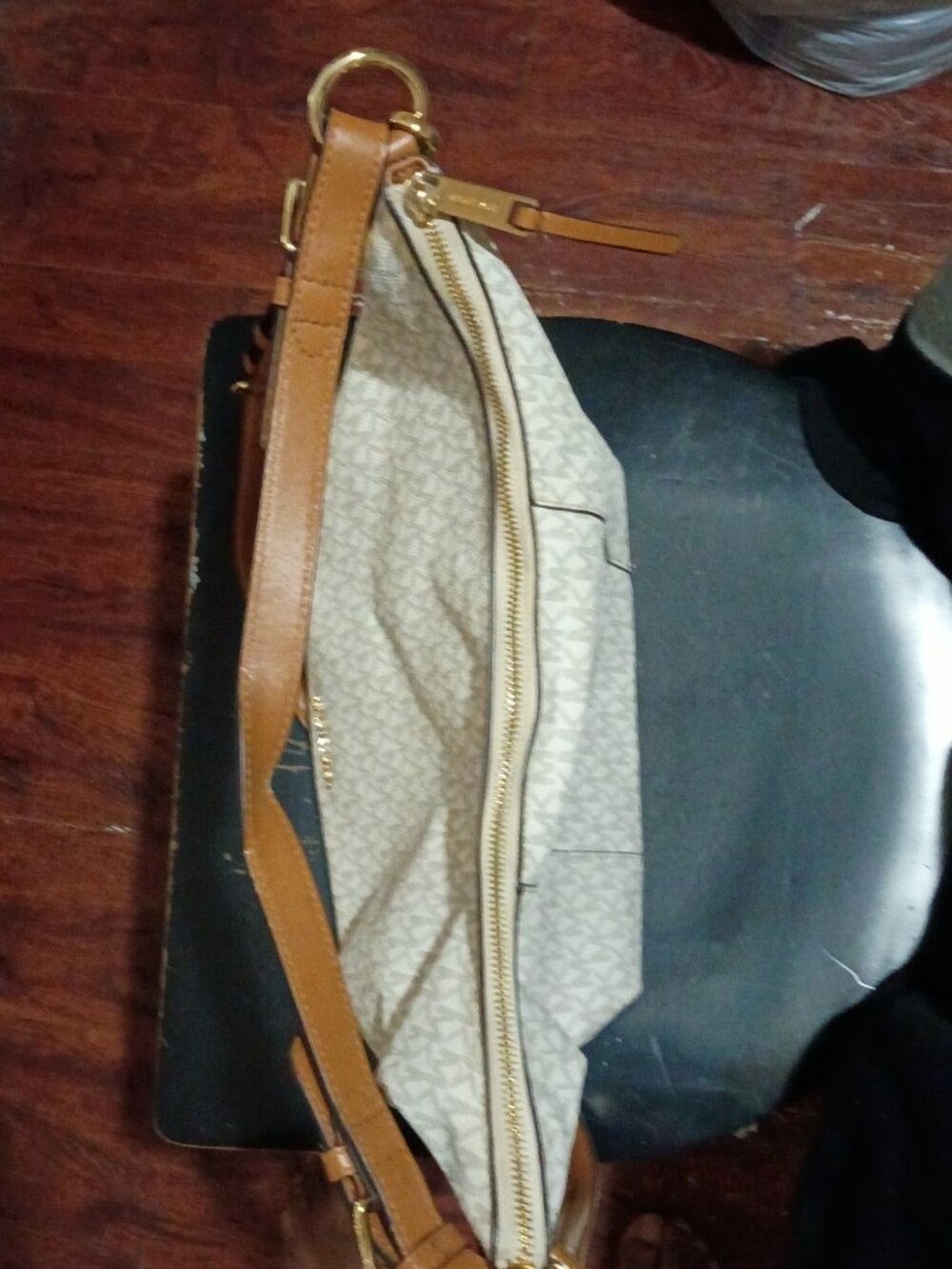 michael kors sienna large cream logo convertible shoulder bag - Picture 12 of 16